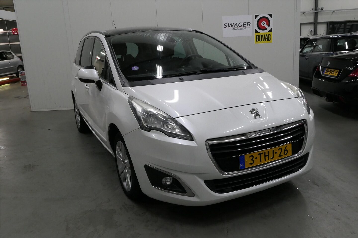 Peugeot 5008 - 1.6 THP 16V 155pk 7p Blue Lease Executive (Trekhaak) - AutoWereld.nl