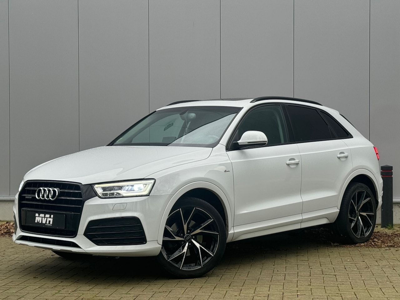 Audi Q3 - 2.0 TFSI quattro - 2015 - S-Line - Automaat - Pano - Led - Navi - Keyless - AutoWereld.nl