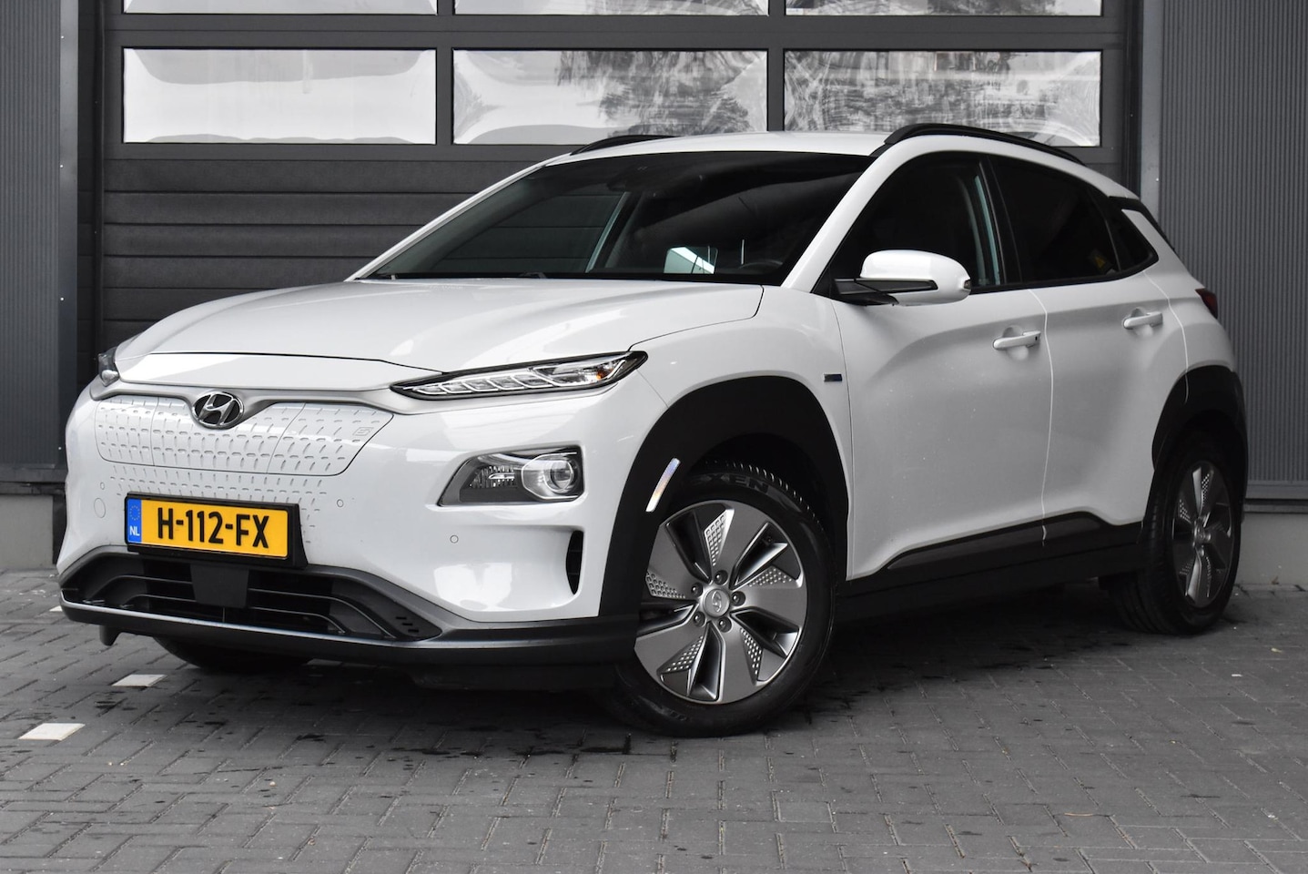 Hyundai Kona Electric - EV Premium 64 kWh | Trekhaak | Apple carplay - AutoWereld.nl