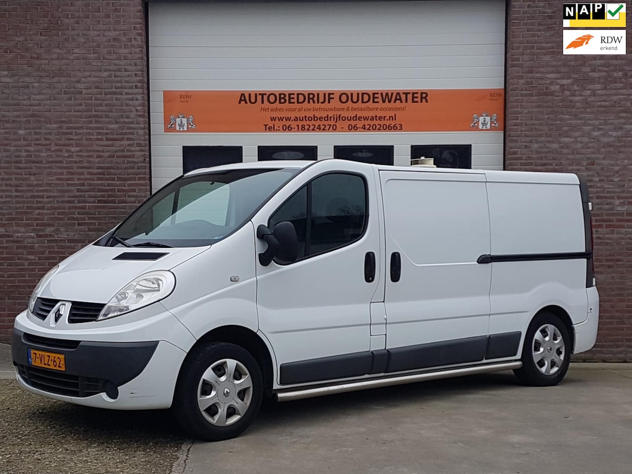 Renault Trafic - 2.0 dCi T29 L2H1 Euro 5 honden uitaat service bus - AutoWereld.nl