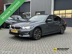 BMW 3-serie - 330i xDrive Luxury Schuifdak Leer Navi Carplay 360 Camera LED 18 inch Memory