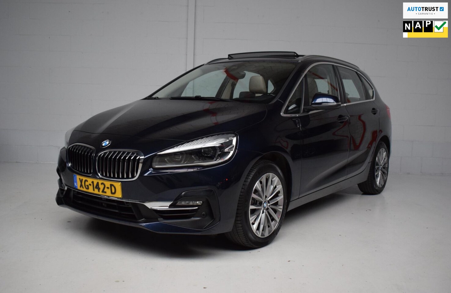 BMW 2-serie Active Tourer - 218i AUT High Executive ORG.NED / PANARAMADAK / TREKHAAK / LED / CAMERA / HEAD-UP / NAP - AutoWereld.nl