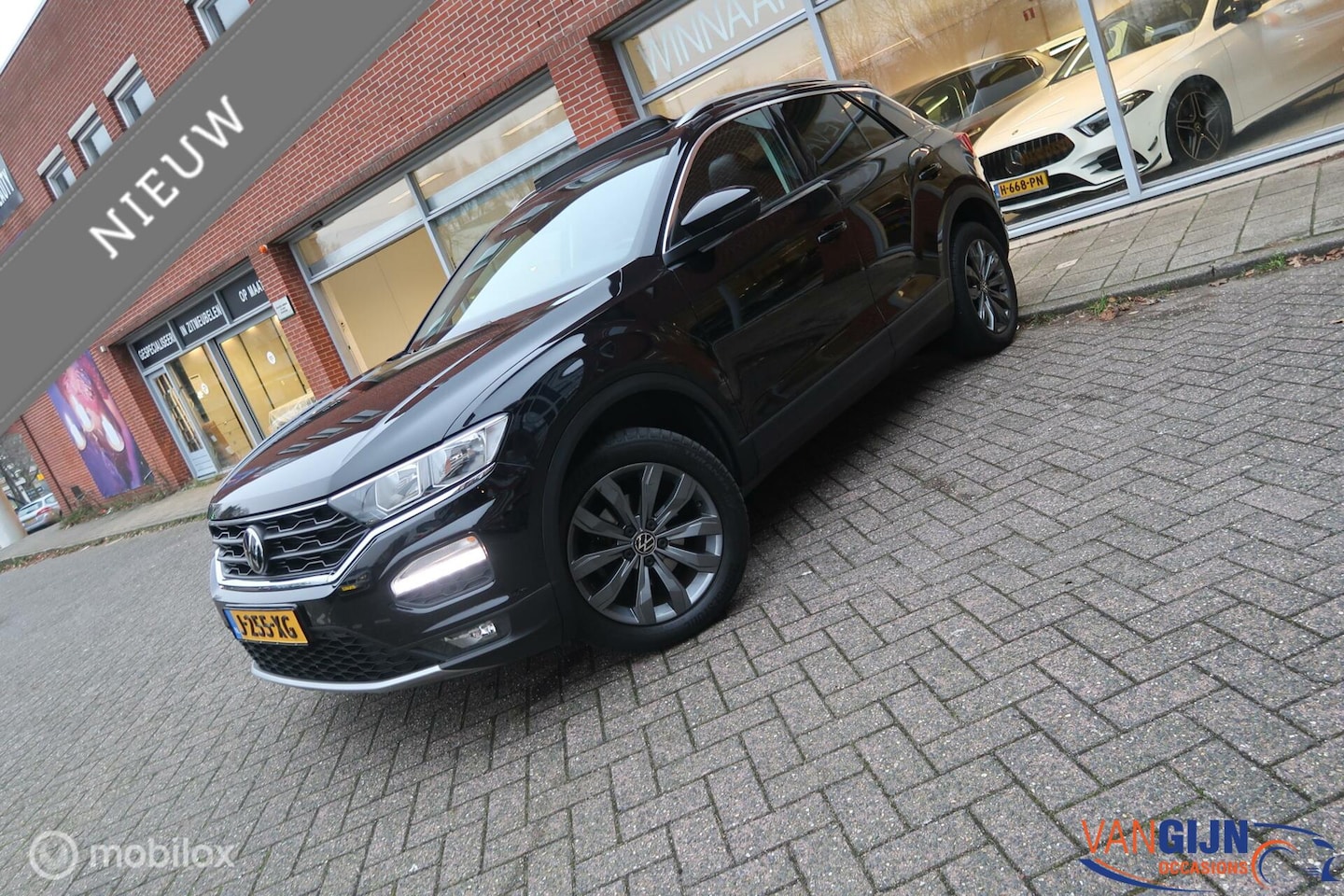 Volkswagen T-Roc - 1.5 TSI Pano/Navi/Airco/Carplay/Automaat - AutoWereld.nl