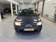 Renault Mégane Grand Tour - 2.0-16V Business Line