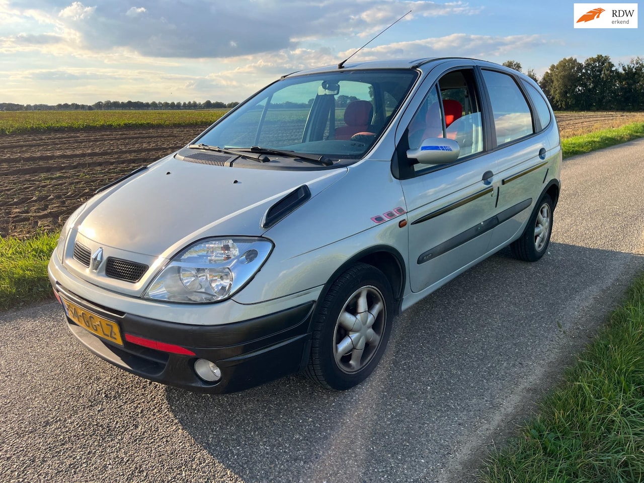 Renault Scénic - 1.6-16V RXT 1.6-16V RXT - AutoWereld.nl