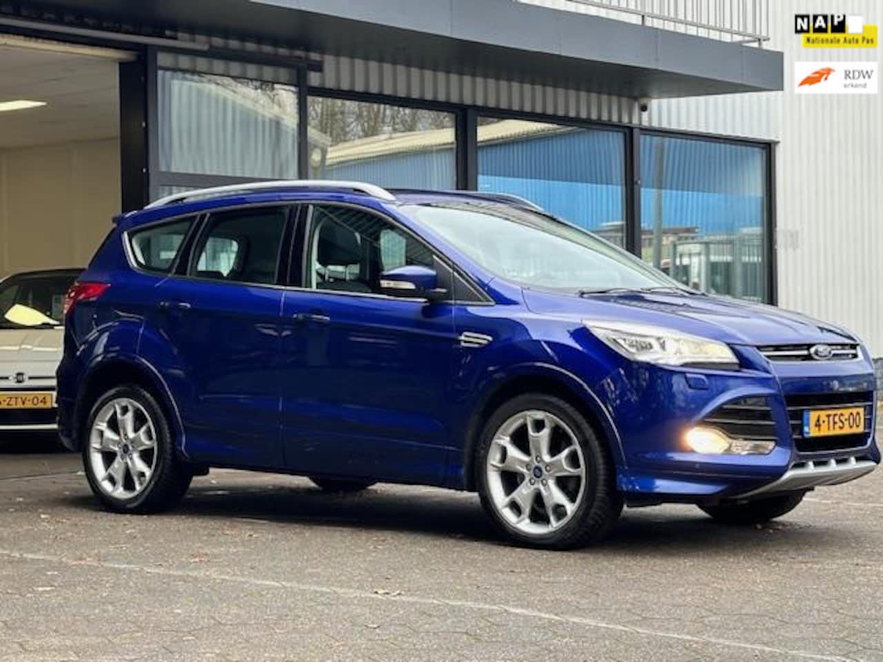 Ford Kuga - 1.6 Titanium Plus 4WD / Automaat / 2014 / Navi - AutoWereld.nl