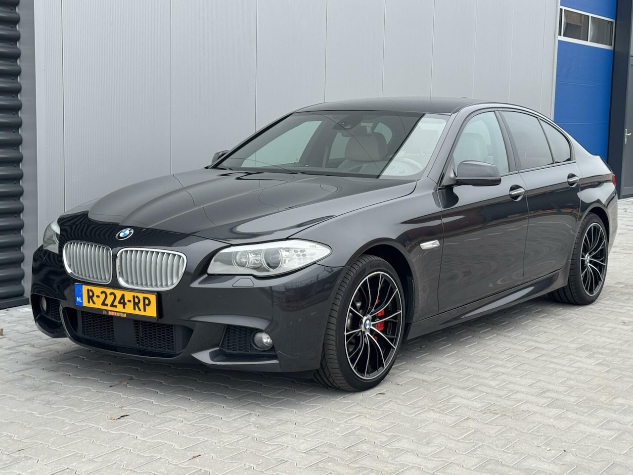 BMW 5-serie - 550xi High Executive | M-Pakket | V8 | 408PK ! - AutoWereld.nl