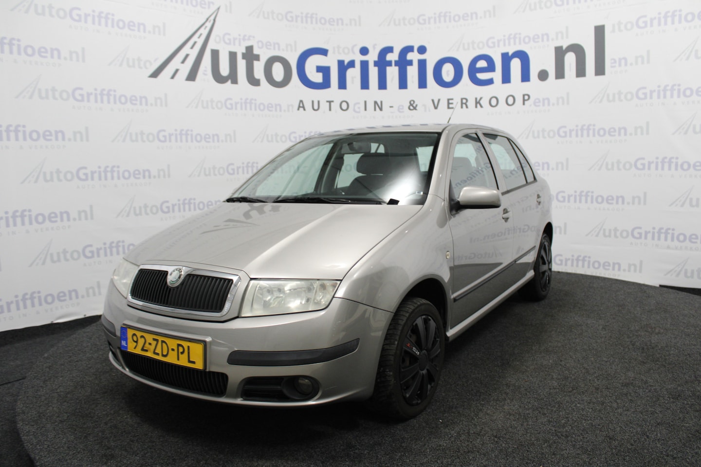 Skoda Fabia - 1.4-16V Spirit+ zeer nette 5-deurs met trekhaak - AutoWereld.nl