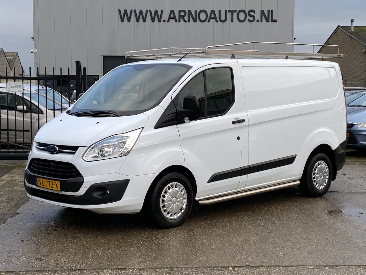 Ford Transit Custom - 270 2.2 TDCI L1H1 Trend 270 2.2 TDCI L1H1 Trend, 6-BAK, 3-PERSOONS, EURO 5, AIRCO, CRUISE CONTROL, NAVIGATIE, SCHU - AutoWereld.nl