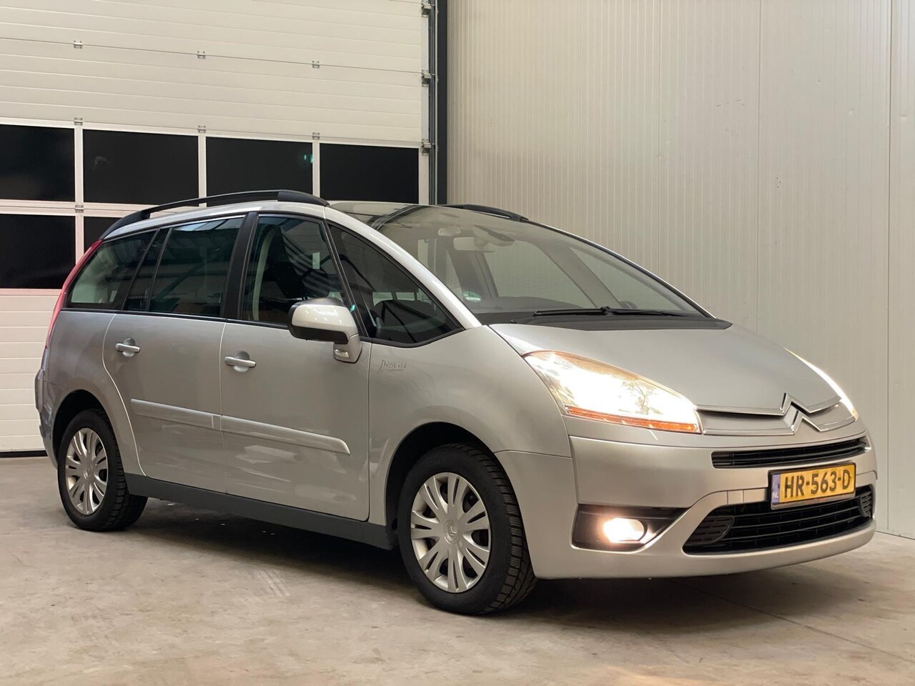 Citroën C4 - Grand 1.8 Benzine | APK 16.12.2025 - AutoWereld.nl