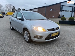 Ford Focus - 2.0 Ghia Automaat