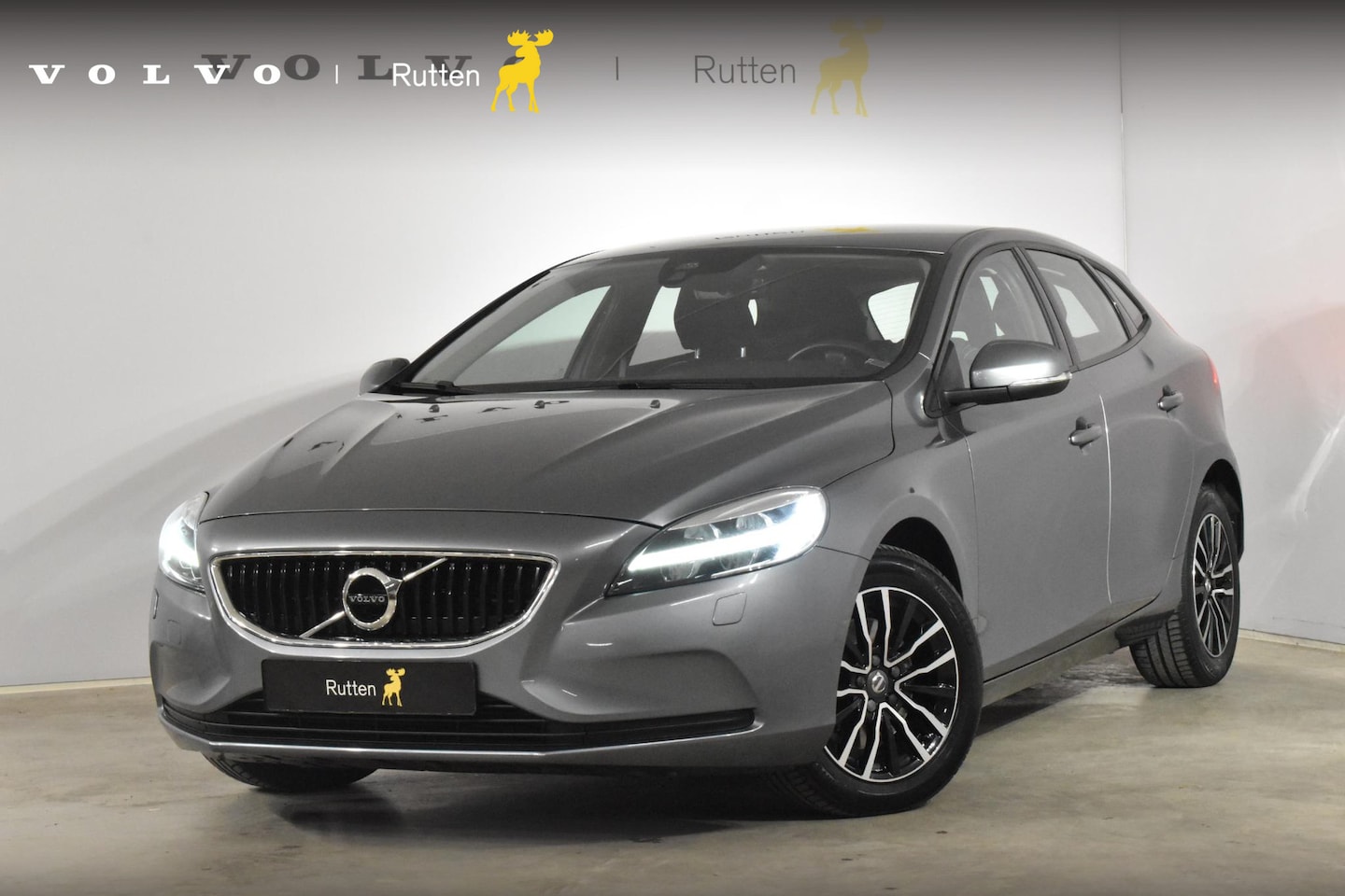 Volvo V40 - T2 122PK Nordic+ / Navigatie / Parkeerseonsoren achter / Voorstoelen Verwarmd / Cruise Con - AutoWereld.nl