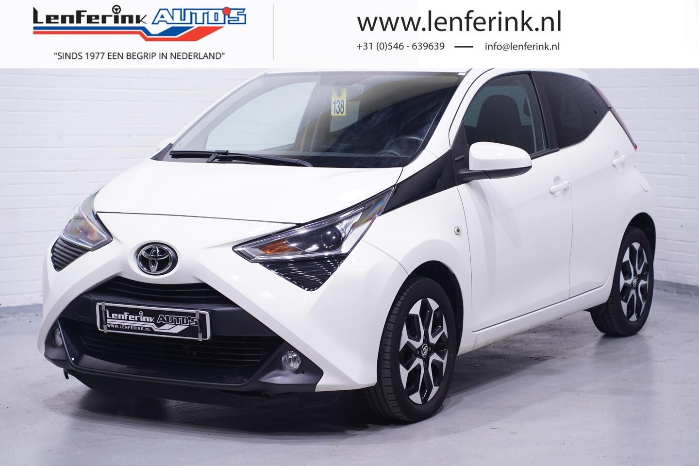 Toyota Aygo - 1.0 VVT-i x-joy Climate control Camera Apple Carplay Cruisecontrol 1e Eigenaar NAP - AutoWereld.nl