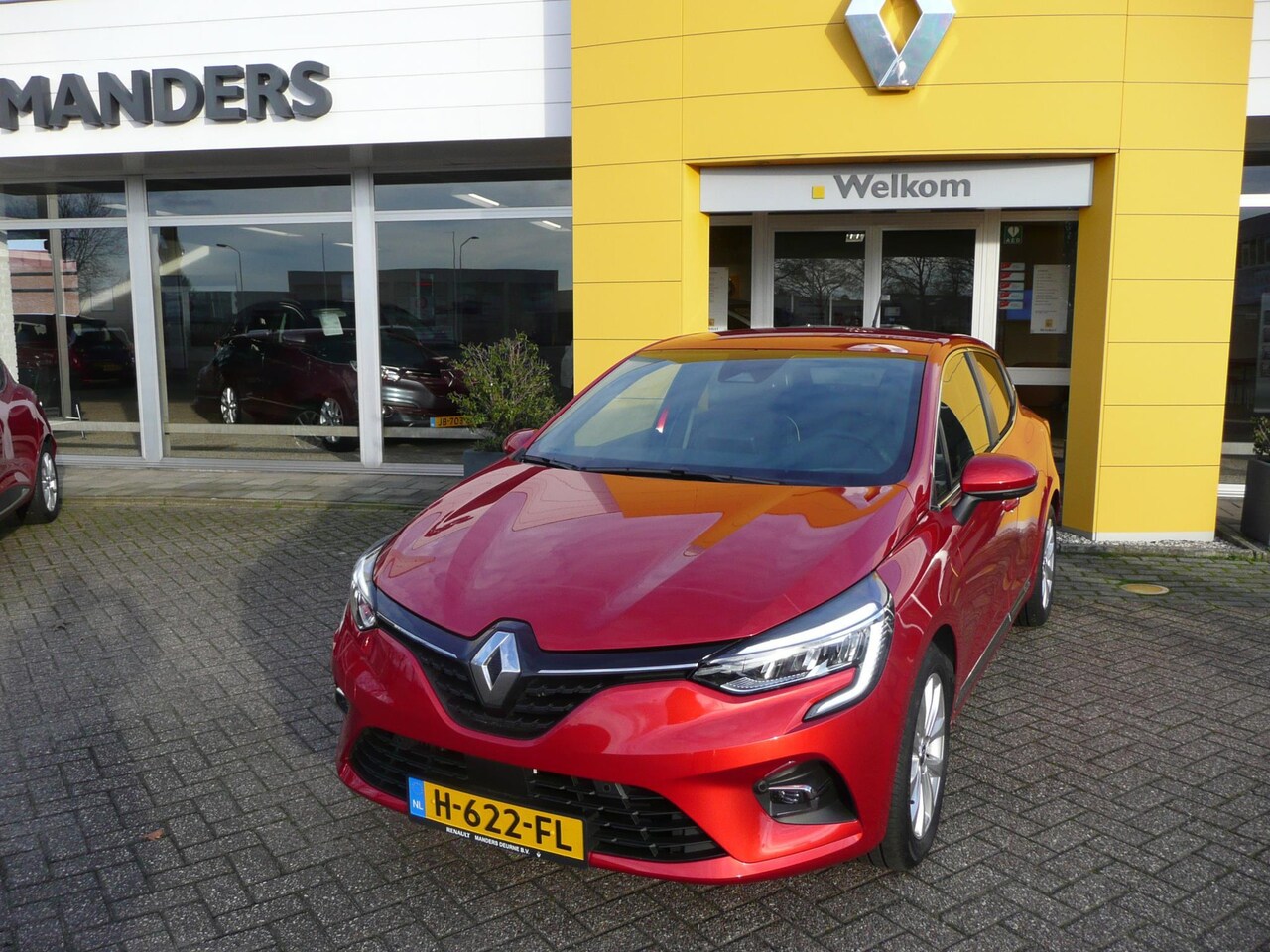 Renault Clio - TCe Intens 100 PACK PARKING/ PACK COMFORT/ PACK EASY LINK 9.3"/ RESERVE WIEL/ 4SEIZOENSBAN - AutoWereld.nl