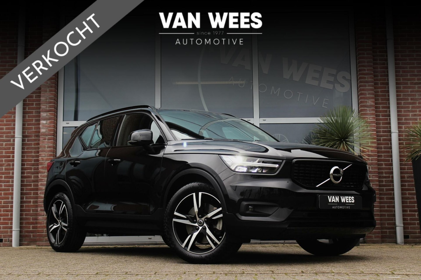 Volvo XC40 - 1.5 T4 Recharge R-Design Expression | 1e eigenaar | NL geleverd | inc BTW | LED | 18 inch - AutoWereld.nl