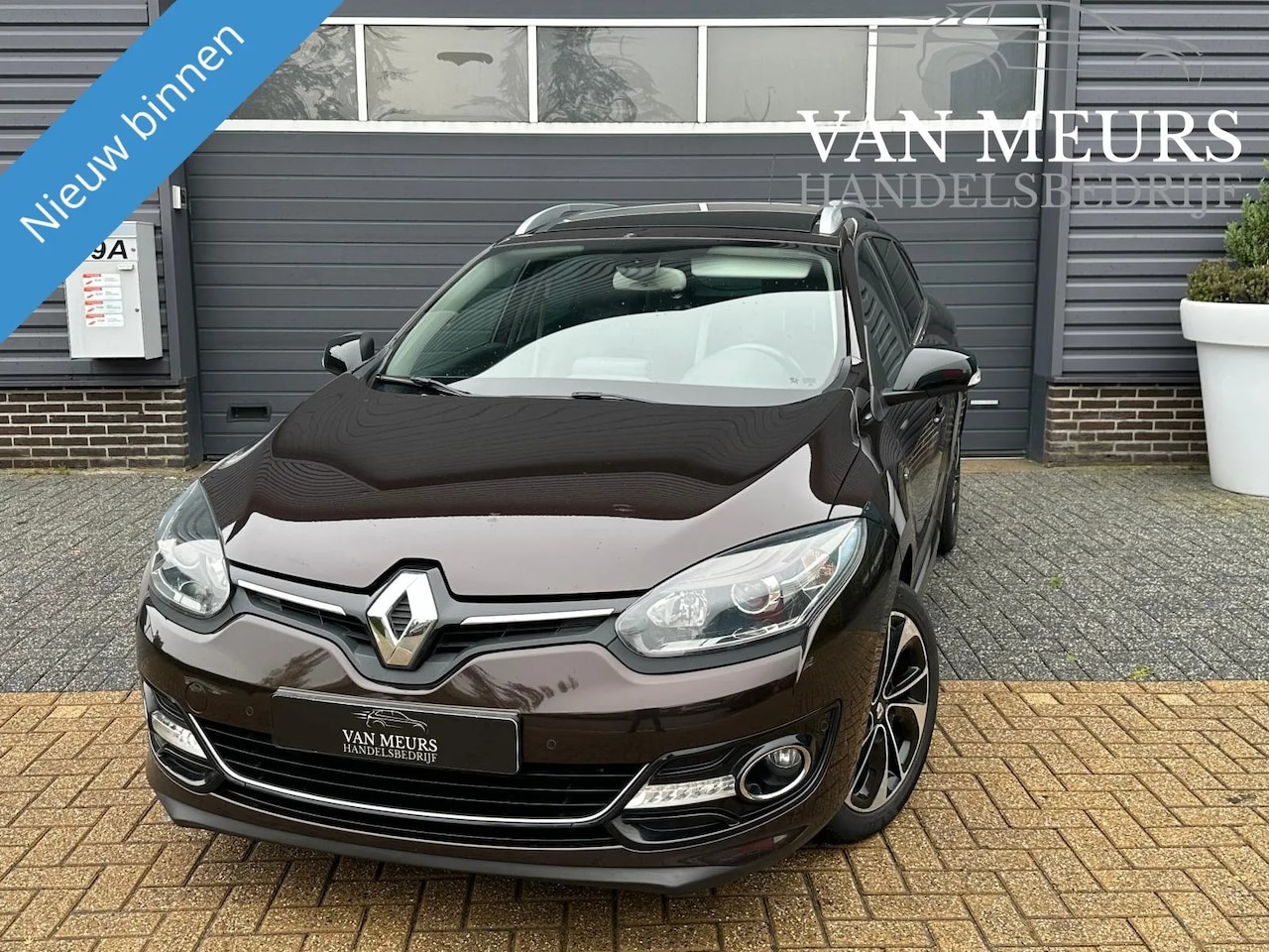 Renault Mégane Estate - 1.2 TCe Bose 1.2 TCe Bose, cruise, navigatie, lm velgen, half leder, open dak, trekhaak, apk 07-2025 - AutoWereld.nl