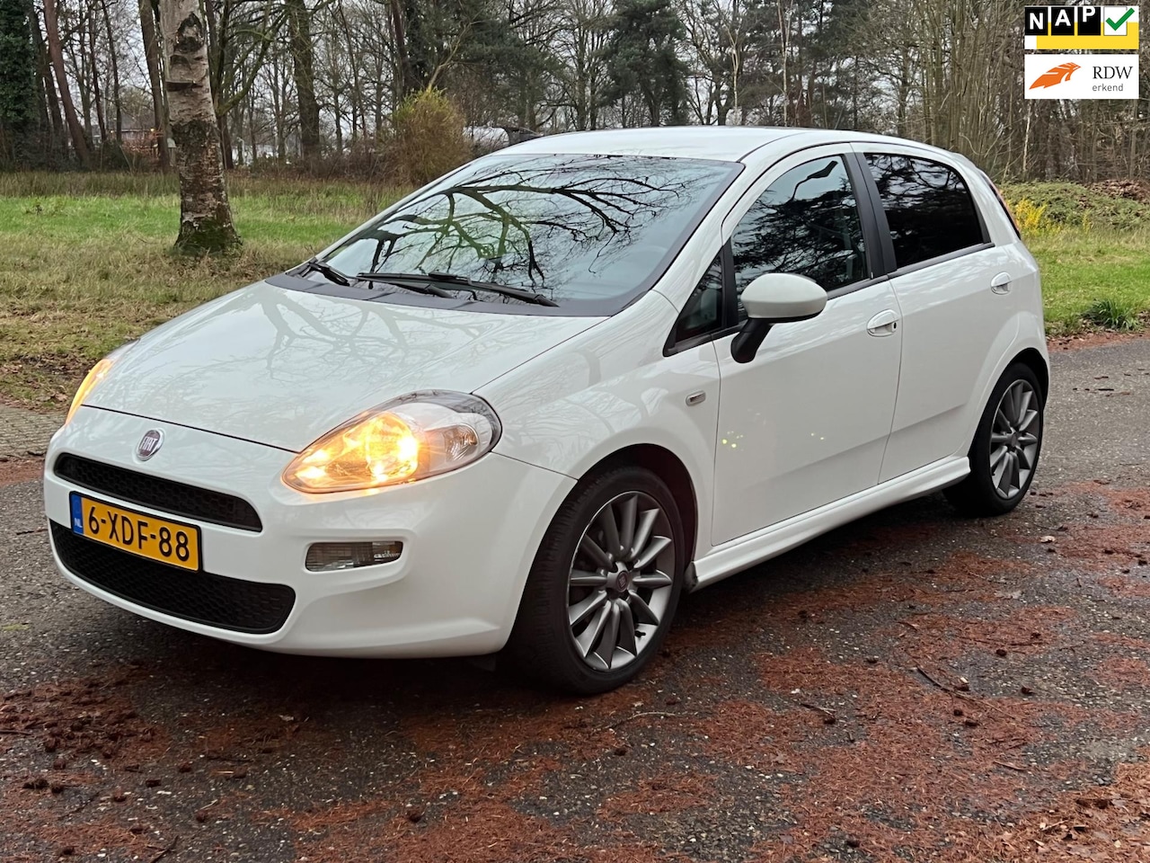 Fiat Punto Evo - 1.3 M-Jet Street 2014 Wit 5drs 17 INCH - AutoWereld.nl