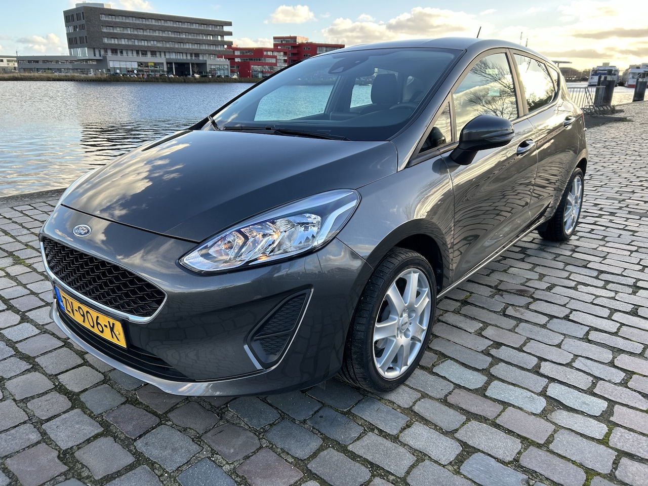 Ford Fiesta - 1.1 Trend 5 deurs navigatie airco/ecc - AutoWereld.nl