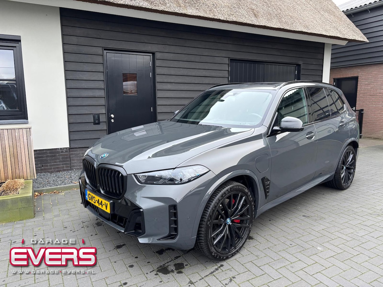 BMW X5 - xDrive50e Dravitgrau M-sport Pro Trekhaak Pano - AutoWereld.nl