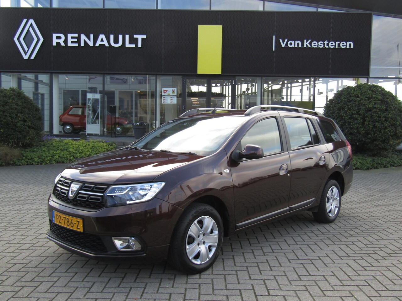 Dacia Logan MCV - 0.9 Tce 90pk Bi-Fuel Lauréate / Navigatie / Cruise-Control / Compleet dealer O.H. - AutoWereld.nl