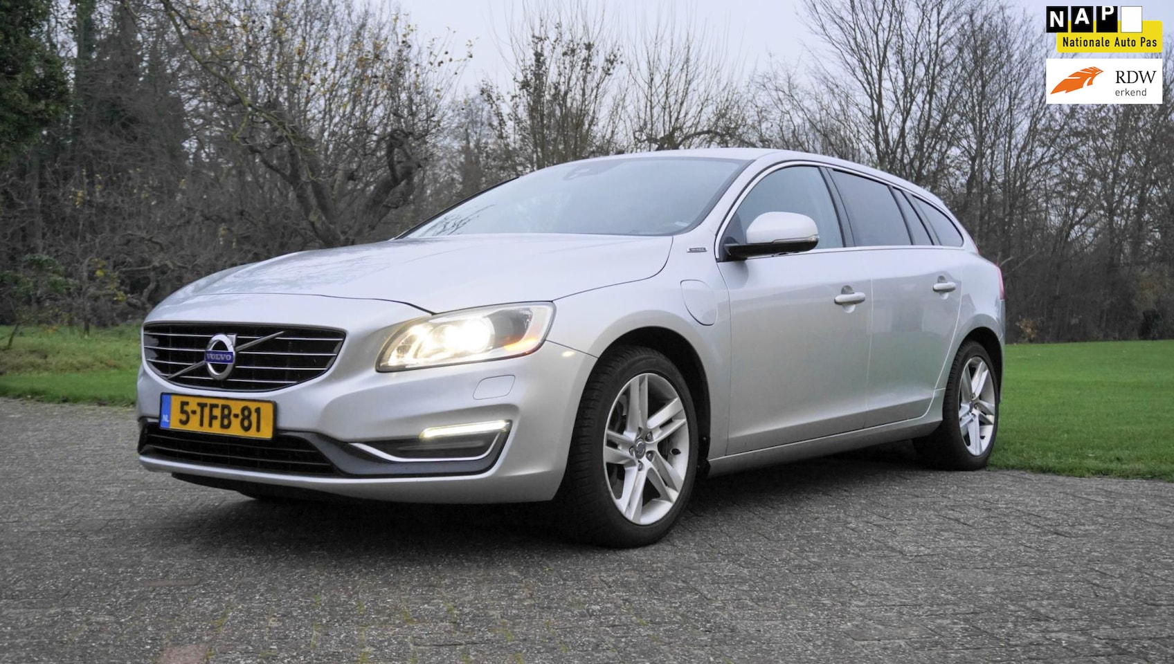 Volvo V60 - 2.4 D6 AWD Plug-In Hybrid Summum trekhaak - AutoWereld.nl