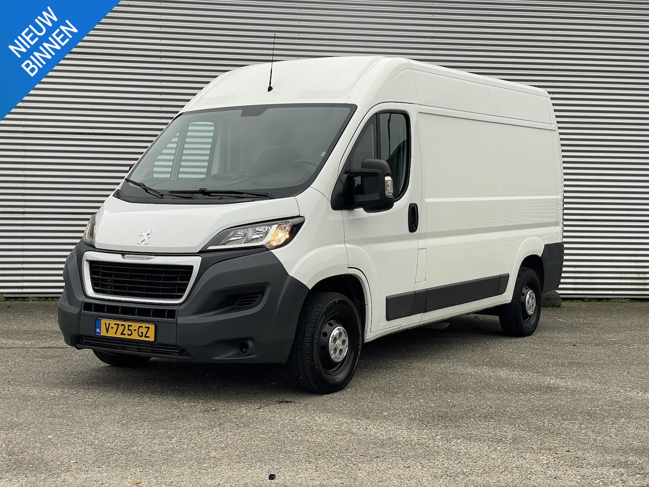 Peugeot Boxer - 330 2.0 BlueHDI L2H2 Premium Pack 330 2.0 BlueHDI L2H2 Premium Pack 1 eigenaar . - AutoWereld.nl