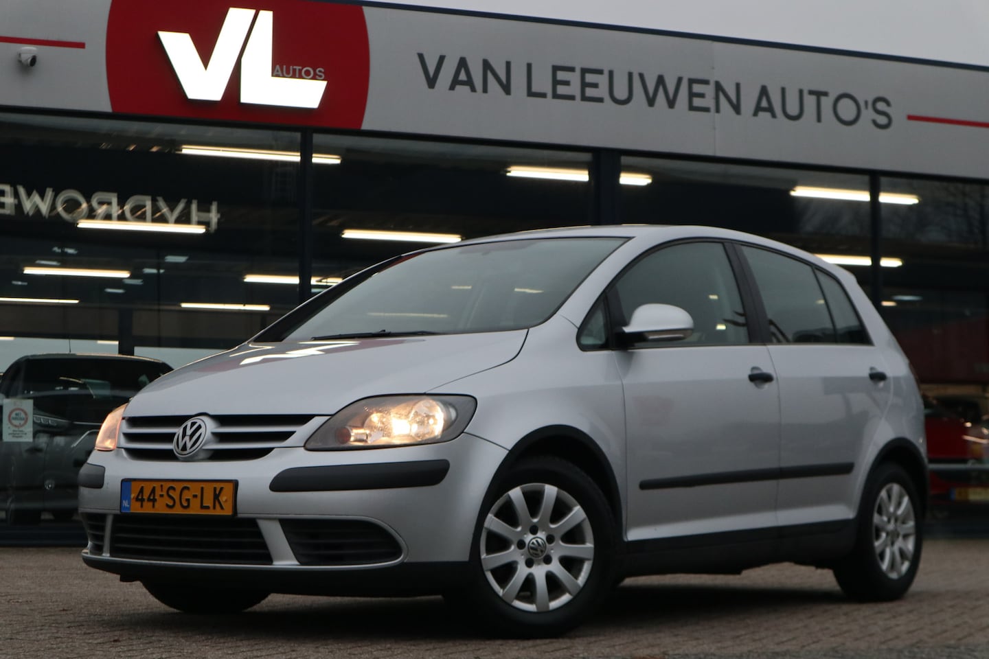 Volkswagen Golf Plus - 1.9 TDI Turijn | Nieuw Binnen! | Trekhaak | Climate Control | Radio CD | APK 25-11-2025 | - AutoWereld.nl