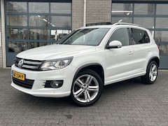 Volkswagen Tiguan - 1.4 TSI R-Line Edition | 1E EIGENAAR | TREKHAAK |