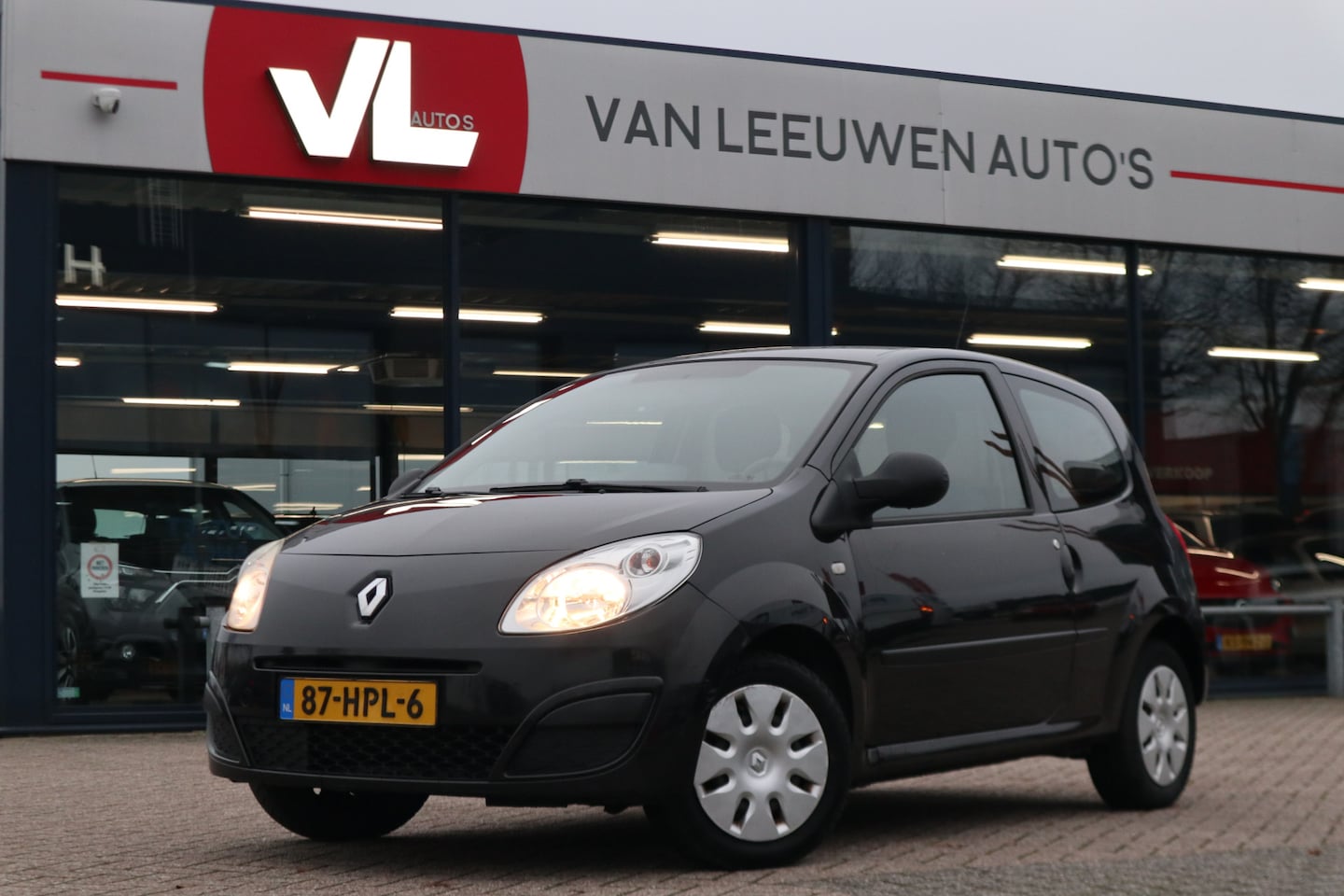 Renault Twingo - 1.2 Authentique | Nieuw Binnen! | Airco | APK 30-08-2025 | Zuinig Rijden - AutoWereld.nl