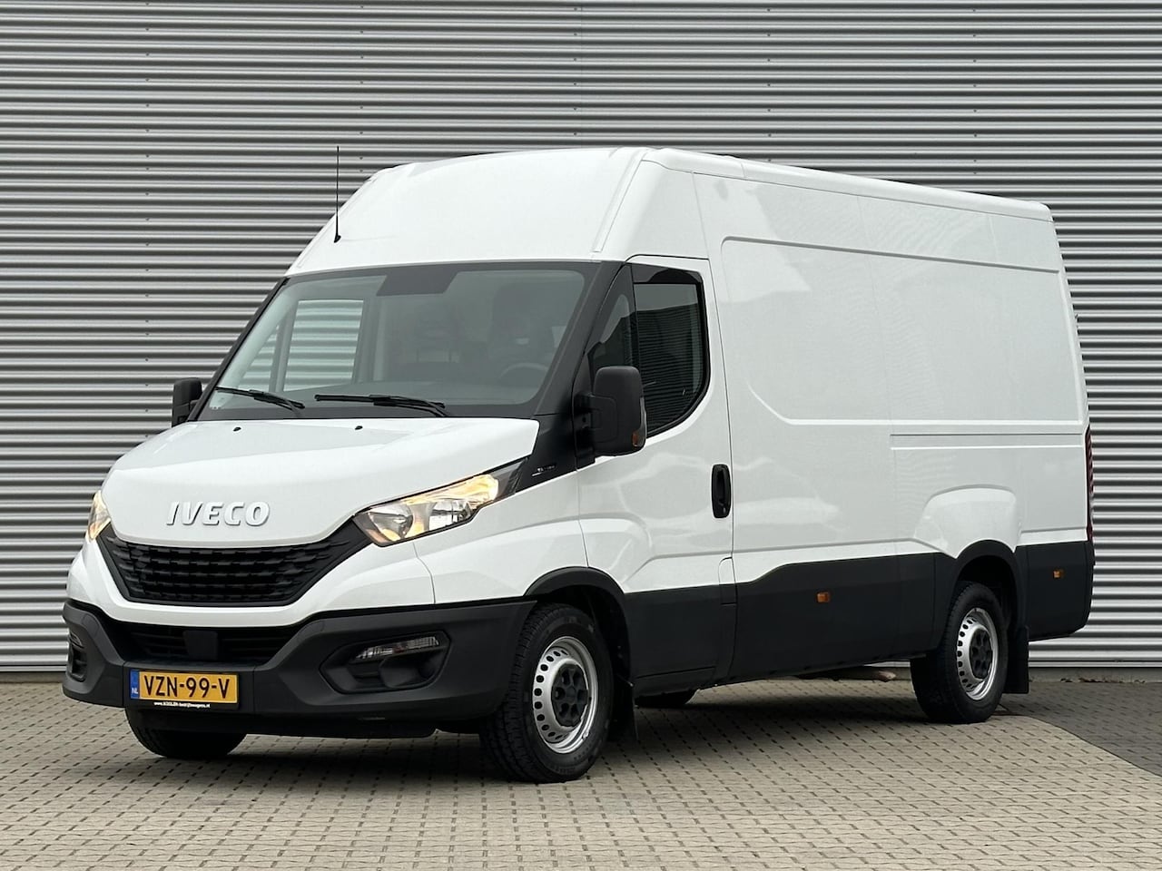 Iveco Daily - 35S16V 2.3 352 H2 35S16V 2.3 352 H2 - AutoWereld.nl