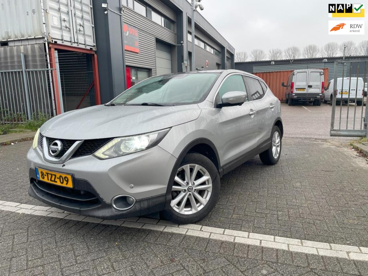 Nissan Qashqai - 1.2 Connect /XENON/APK/PANO - AutoWereld.nl