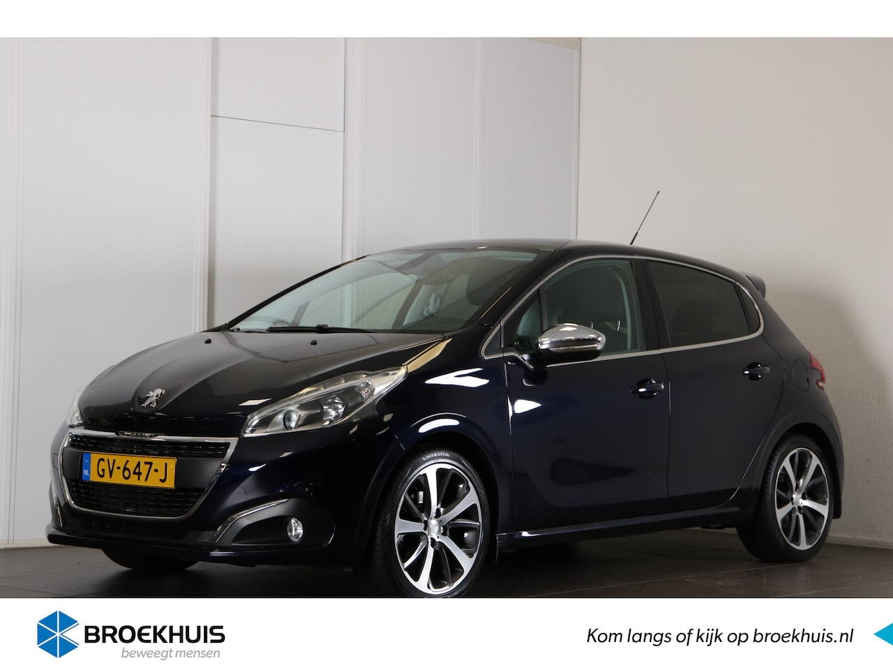 Peugeot 208 - 1.2 PureTech Première 110pk | Panoramadak | All seasons | Navi | LMV 17" | Climate control - AutoWereld.nl