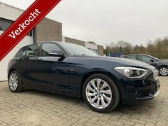 BMW 1-serie - 116i Urban Line NAP NWE APK Airco Groot NAVI Trekhaak Cruise Control