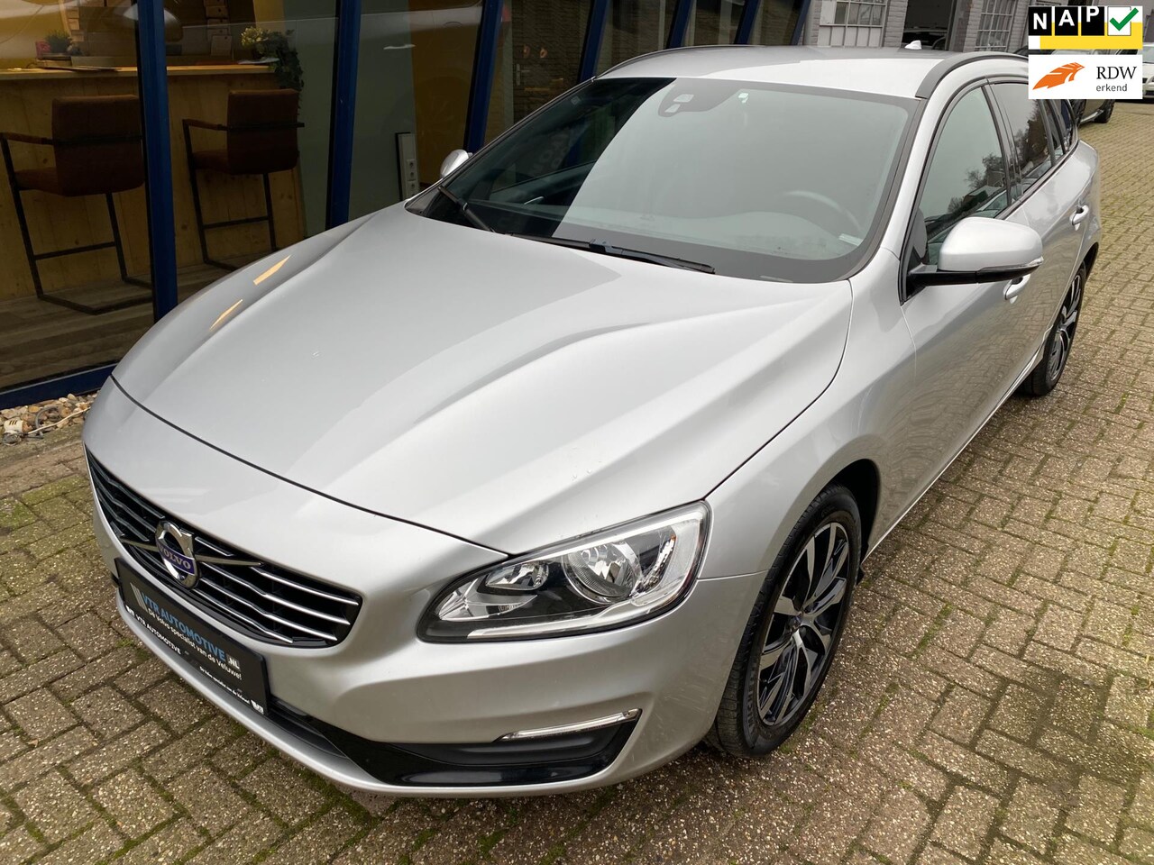 Volvo V60 - 2.0 T3 Polar+ LEER / NAVI / PDC / 1E EIGENAAR - AutoWereld.nl