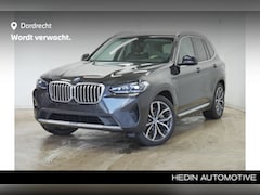 BMW X3 - xDrive30e | Trekhaak | Elek. Verst. Stoelen met Memory | Adaptief onderstel | Head-Up