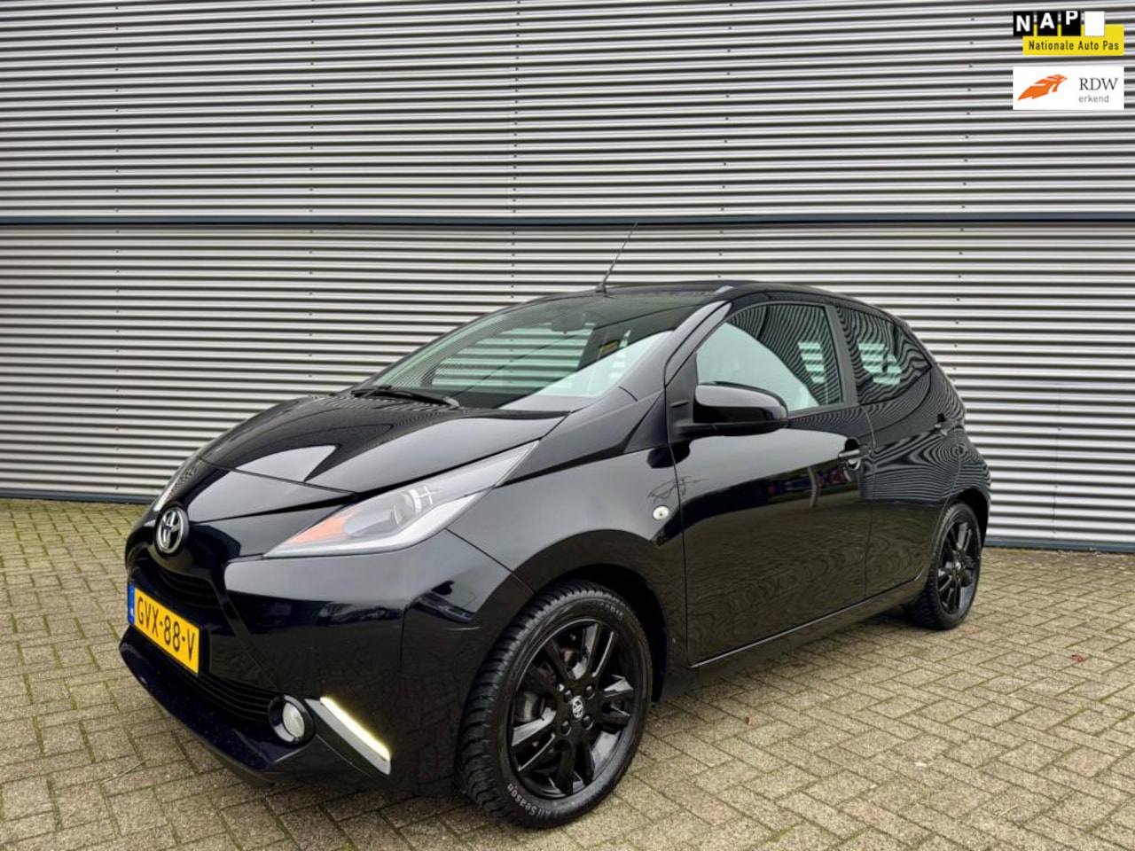 Toyota Aygo - 1.0 VVT-i x-now 1.0 VVT-i x-now - AutoWereld.nl