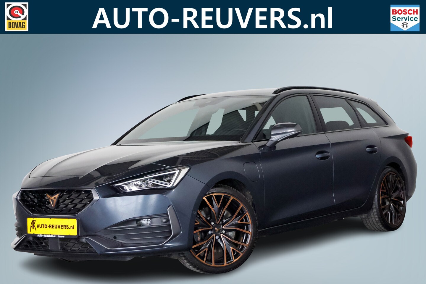 CUPRA Leon Sportstourer - 1.4 e-Hybrid VZ Adrenaline / LED / Travelassist / CarPlay / Camera - AutoWereld.nl