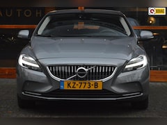 Volvo V40 - D2 Nordic+ | Adaptive Cruise | Panoramadak | OnCall | Standkachel | BLIS | Stoeverwarming