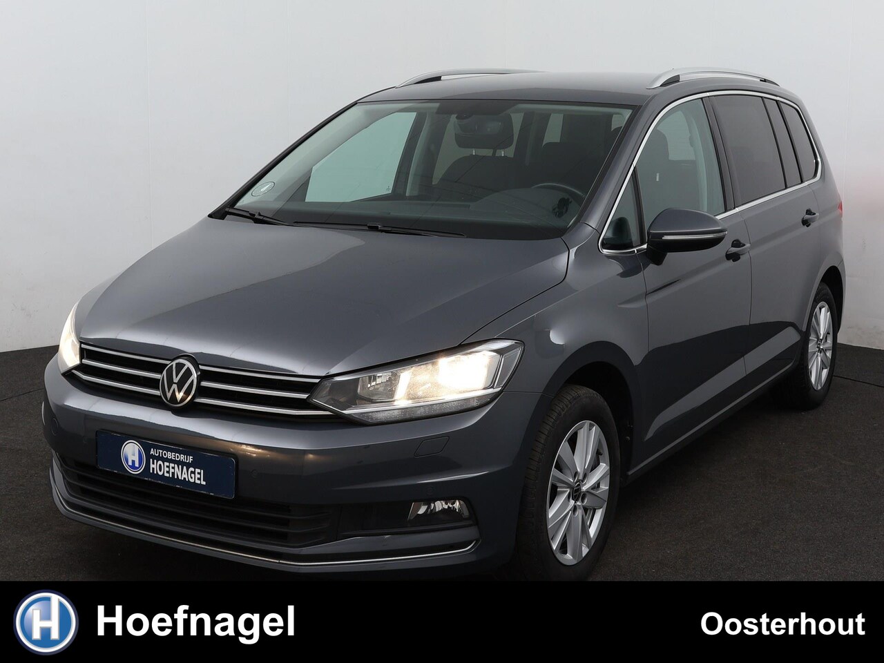 Volkswagen Touran - 1.5 TSI Highline Automaat | Stoelverwarming | Adaptive Cruise Control | Parkeersensoren | - AutoWereld.nl