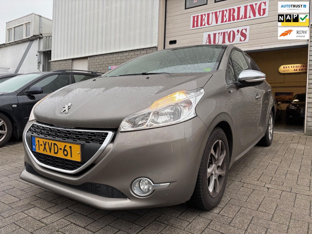 Peugeot 208 - 1.2 e-VTi Style AUTOMAAT - AutoWereld.nl