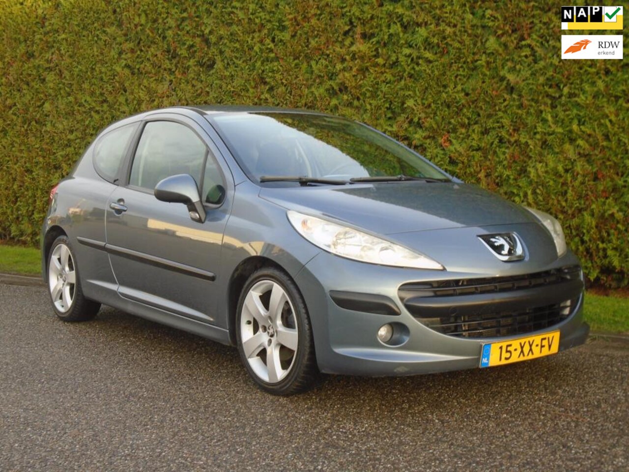 Peugeot 207 - 1.4 VTi ...Met SCHADE....... - AutoWereld.nl