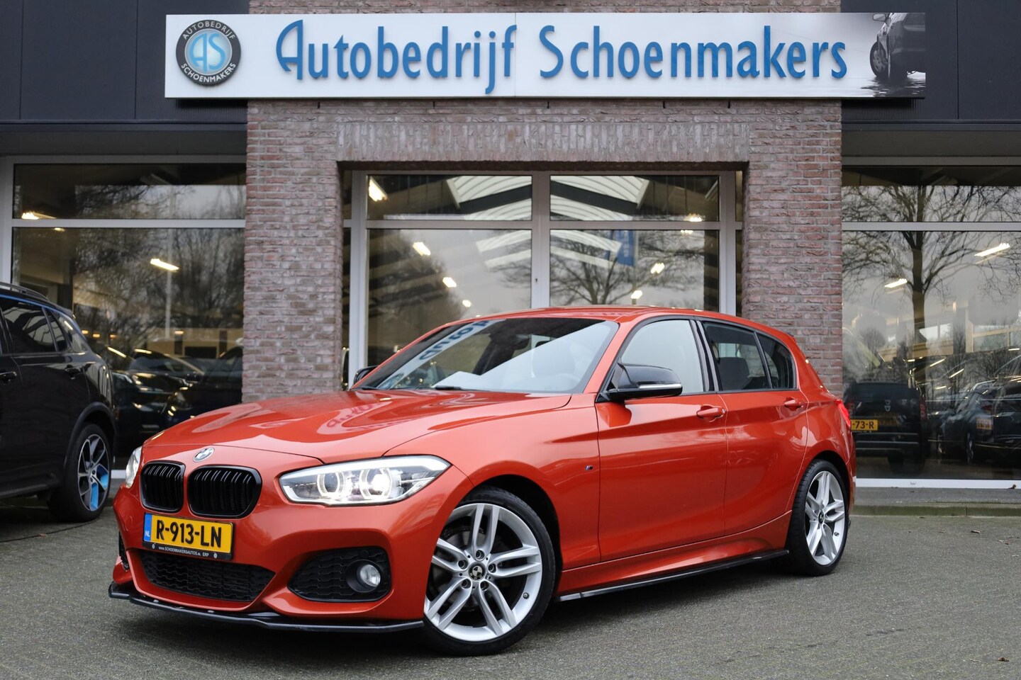 BMW 1-serie - 118i Edition M Sport Shadow Executive CRUISE ALCANTARA CLIMA 2xPDC NAVI STOELVERW. 18"LMV - AutoWereld.nl