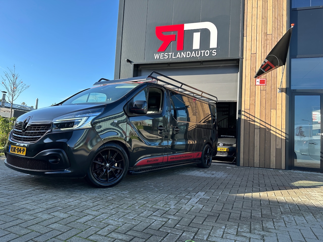 Renault Trafic - 2.0 dCi 170 T29/ L2H1/autom/1eign/dubbele luxe cabin/lNavi/leer/NAP/NL -auto/LM-velgen/gel - AutoWereld.nl