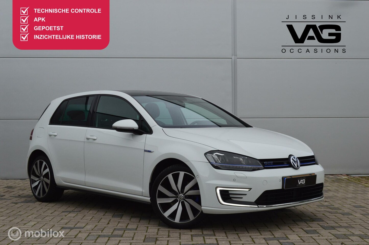 Volkswagen Golf - 1.4 TSI GTE Pano Trekhaak LED Leer PDC 3e Eigenaar - AutoWereld.nl