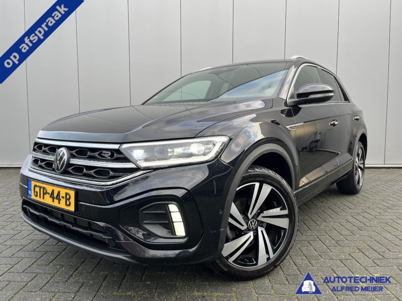 Volkswagen T-Roc - 1.5 TSI R-Line Business IQ-Light 18'' - AutoWereld.nl