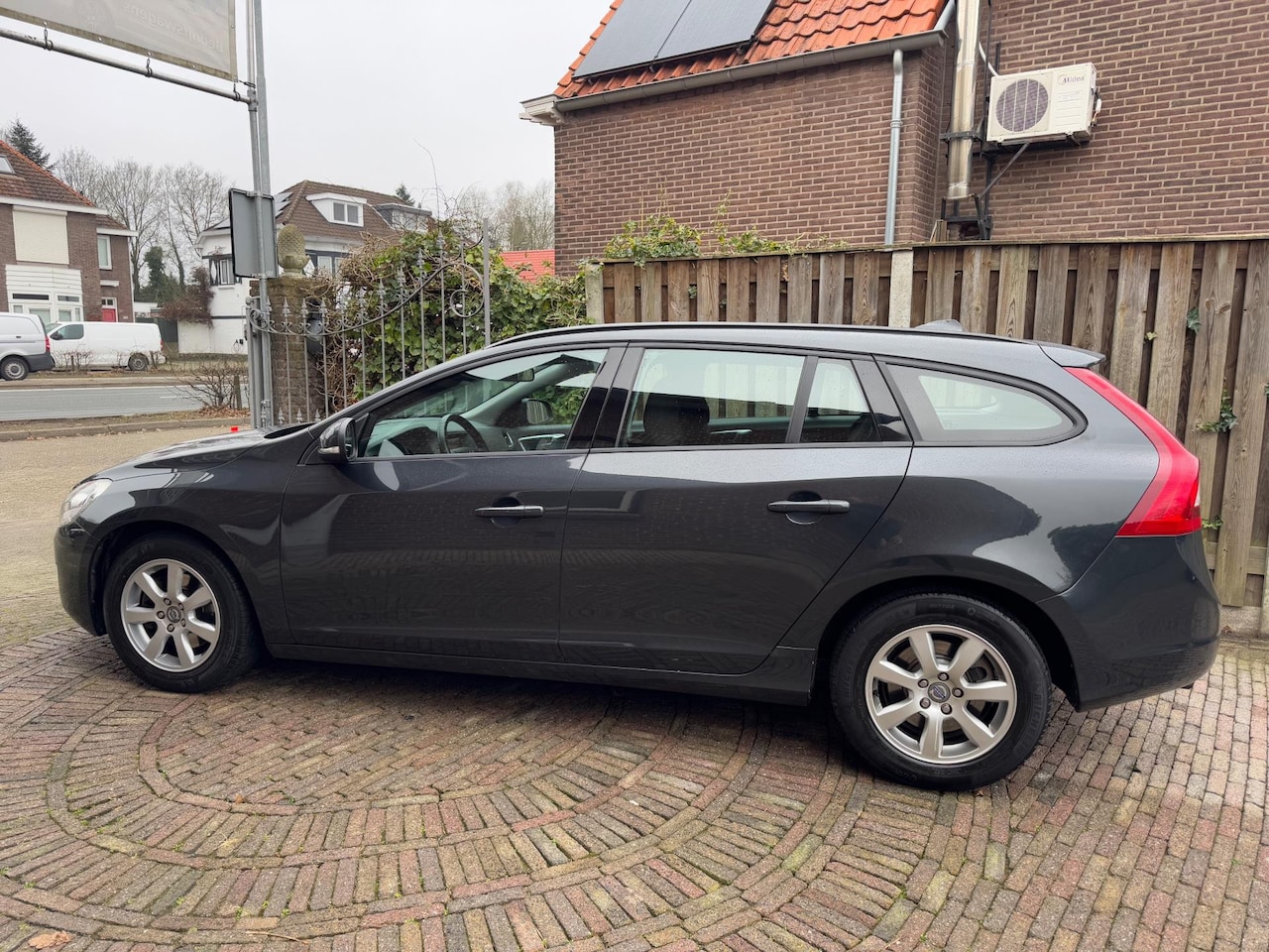 Volvo V60 - 1.6 T3 Kinetic zeer mooi - AutoWereld.nl