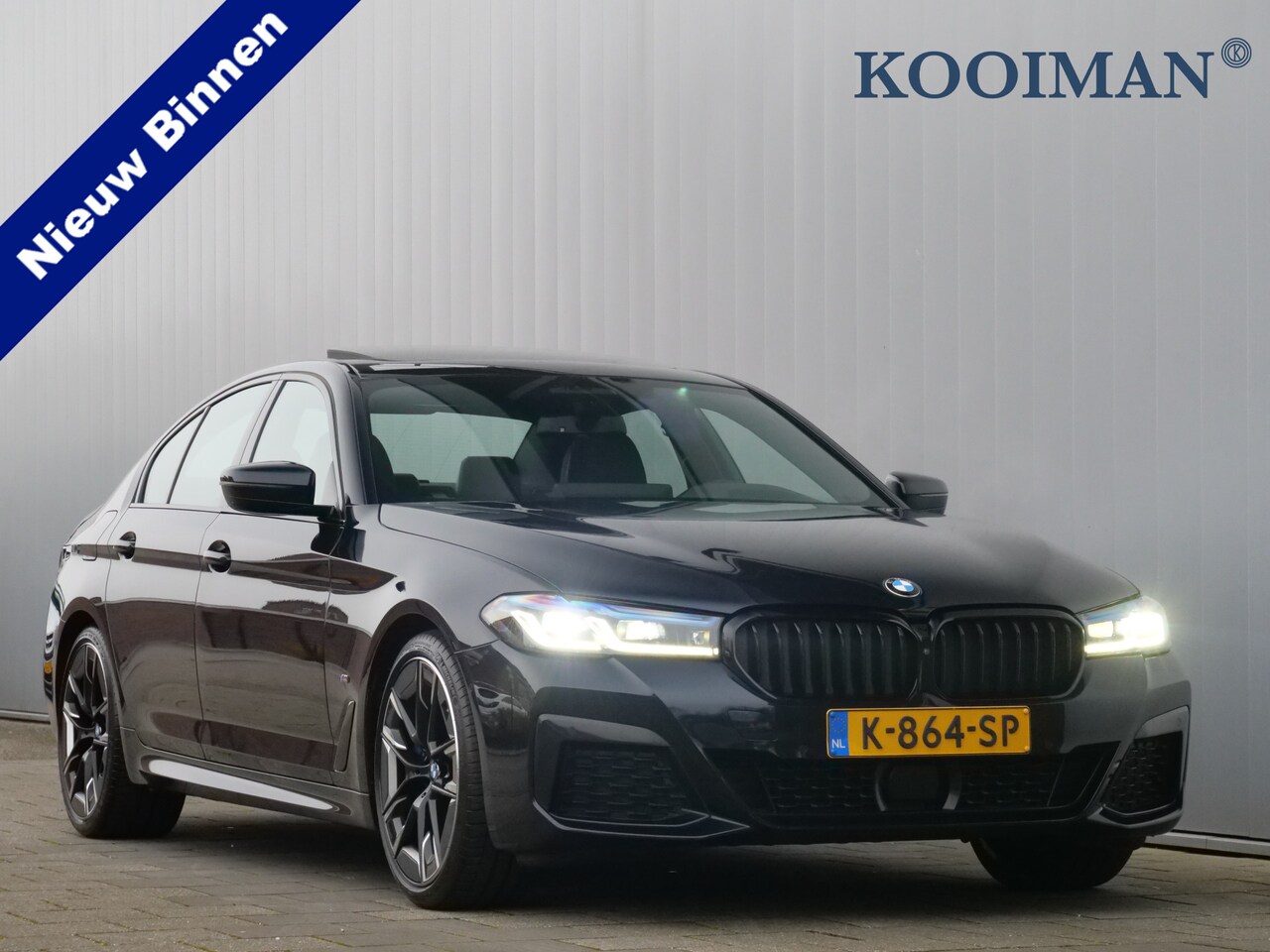 BMW 5-serie - 530i 252pk High Executive Automaat M-pakket Head-up display / Schuifdak / Trekhaak - AutoWereld.nl