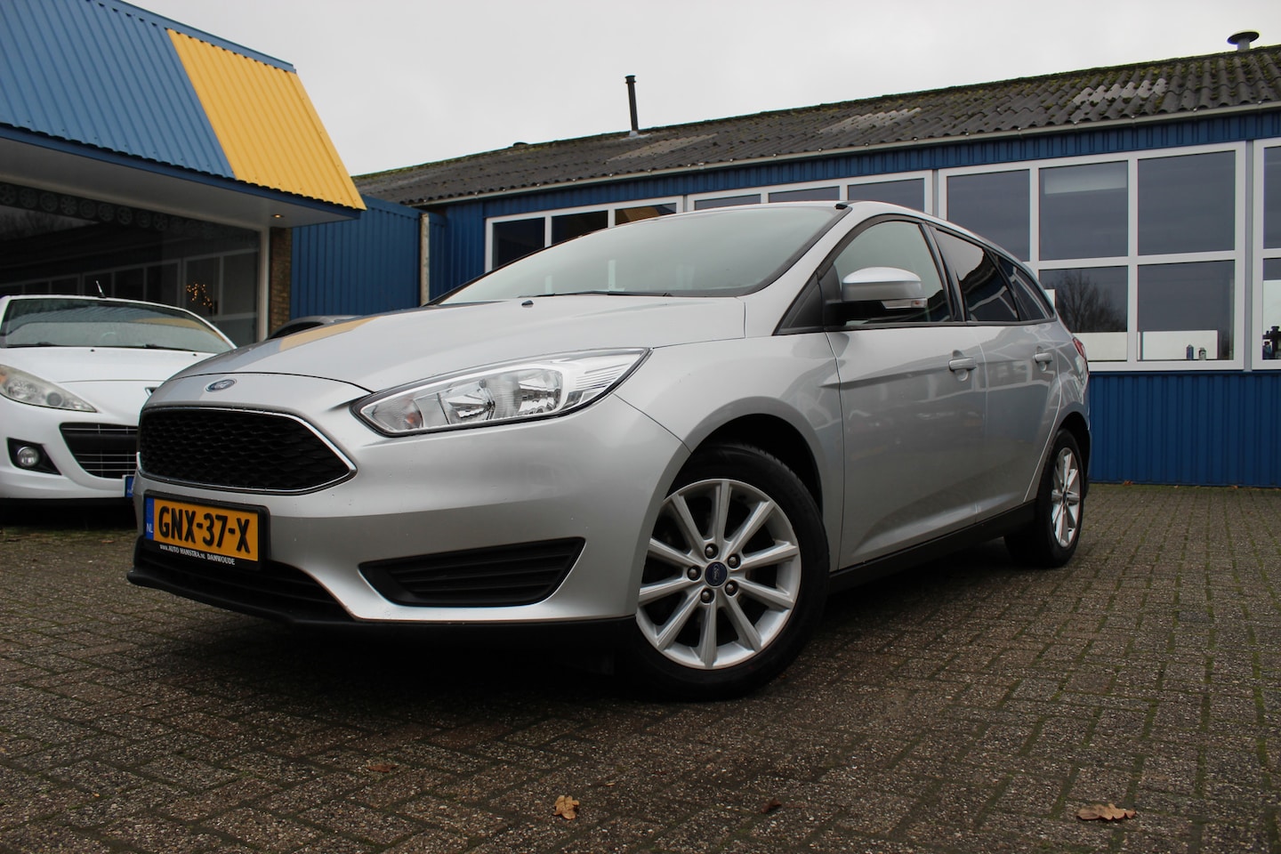 Ford Focus Wagon - 1.0i "Trend" PDC - Radio-CD !!! - AutoWereld.nl