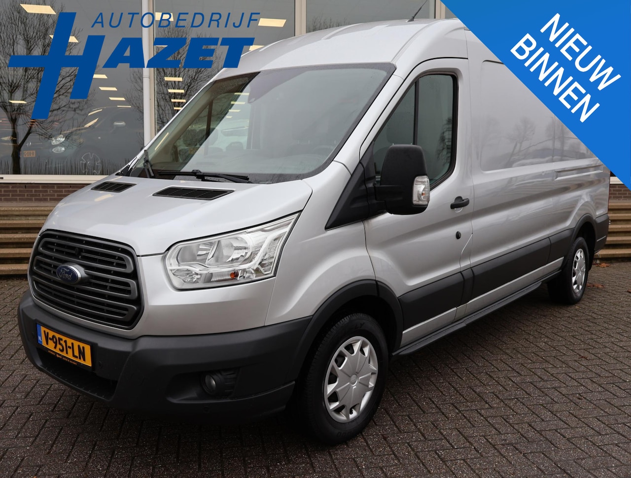 Ford Transit - 350 2.0 TDCI 170 PK EURO 6 + CAMERA / 2800 KG TREKHAAK / NAVIGATIE - AutoWereld.nl