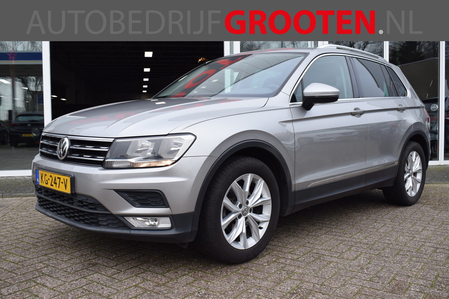 Volkswagen Tiguan - 1.4 TSI Connected Series Pano - AutoWereld.nl